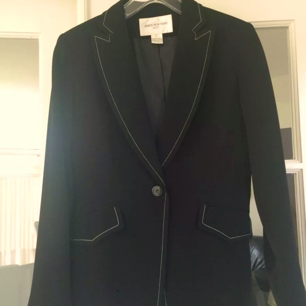 NWT Jones New York Suit Jacket White Stitching S